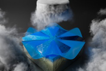 Silbergraue Materialstücke mit einer sechsstrahligen Decke in blauer Farbe. Die Umgebung ist von wolkenartigen Strukturen umgeben.