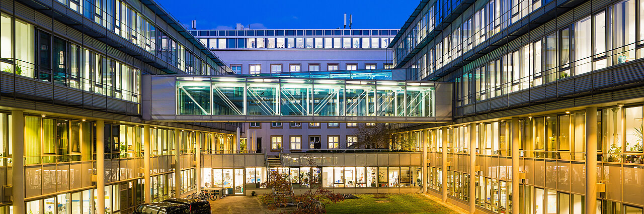 IFW Dresden, building, courtyard