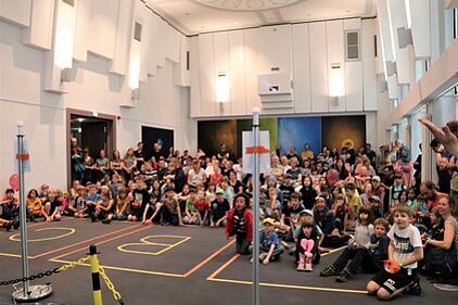 Lots of children and adults visited the lecture theatre during our science show as part of Dresden’s Long Night of Science.