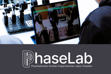 PhaseLab student laboratory at IFW Dresden: An optical experimental setup with a laser beam is viewed using a tablet.
