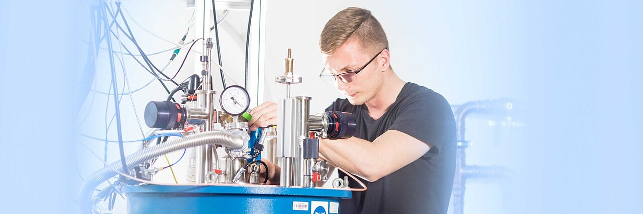 scientist preparing magnetic maesurements 