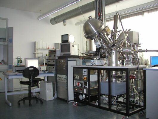 XPS-SIMS device in our lab